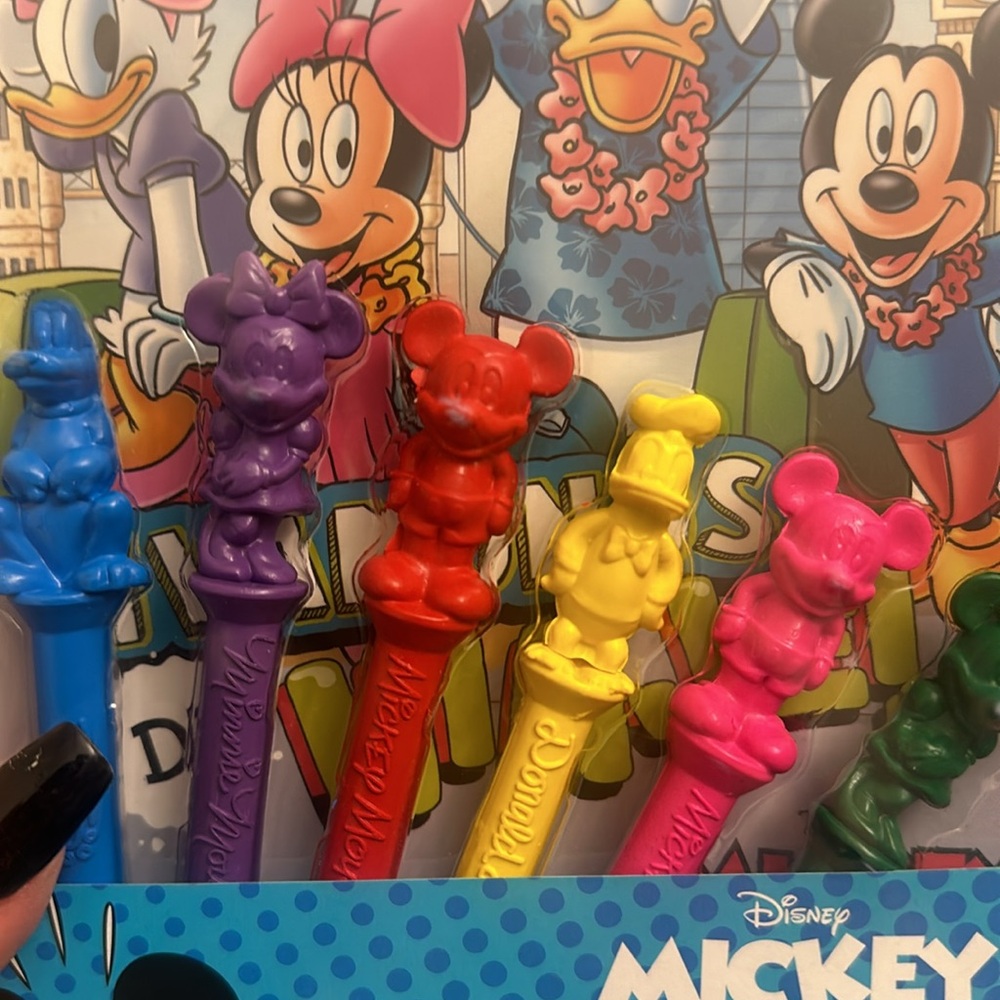 Disney México Coloring Kit - Picture 4 of 5